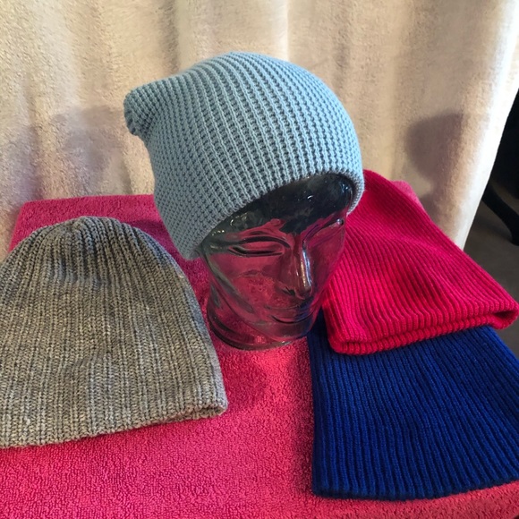 Four gently used knit hats. - Picture 4 of 6